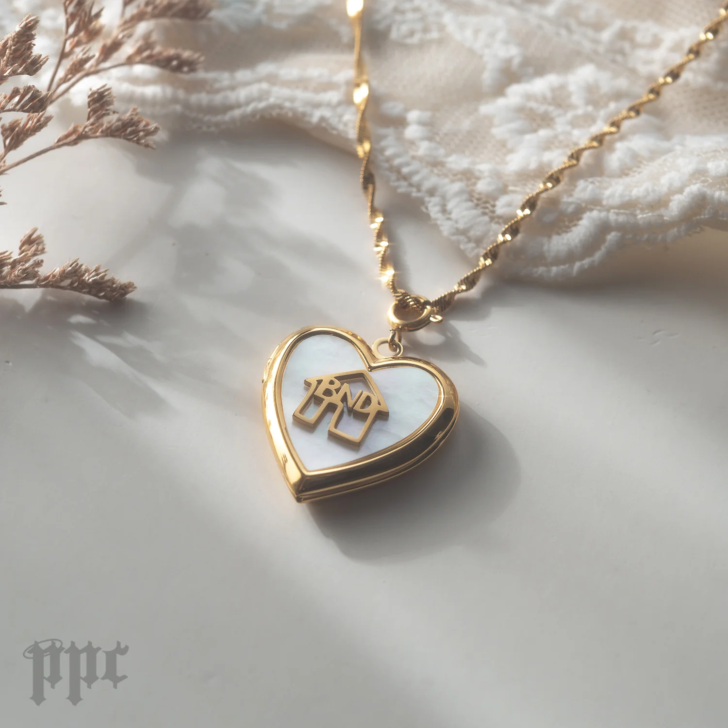 BND Sweetheart Locket - Image 2