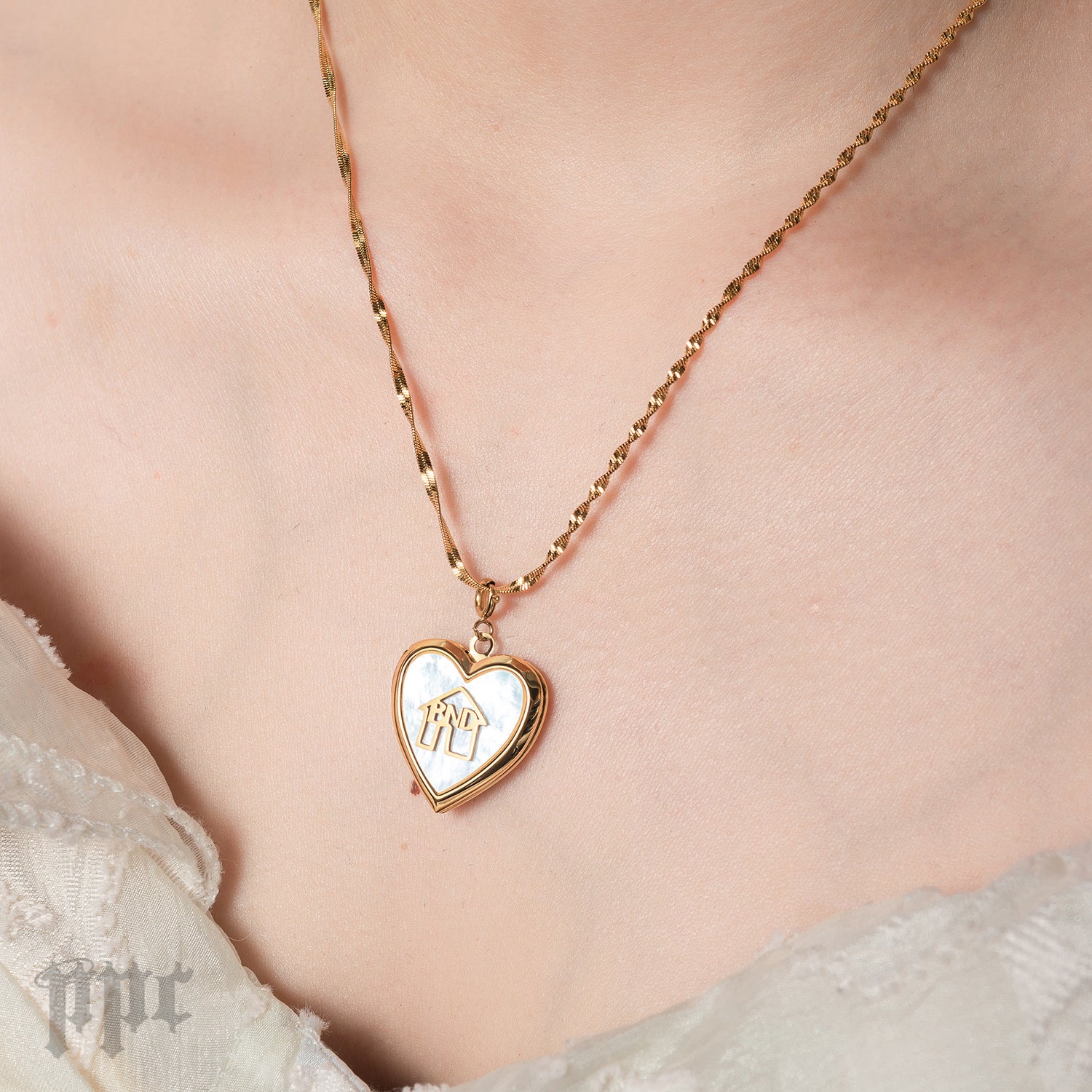 BND Sweetheart Locket - Image 4