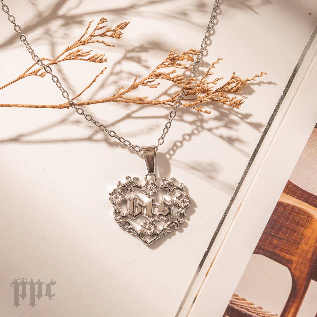 BTS Royal Hearts Necklace - Image 6