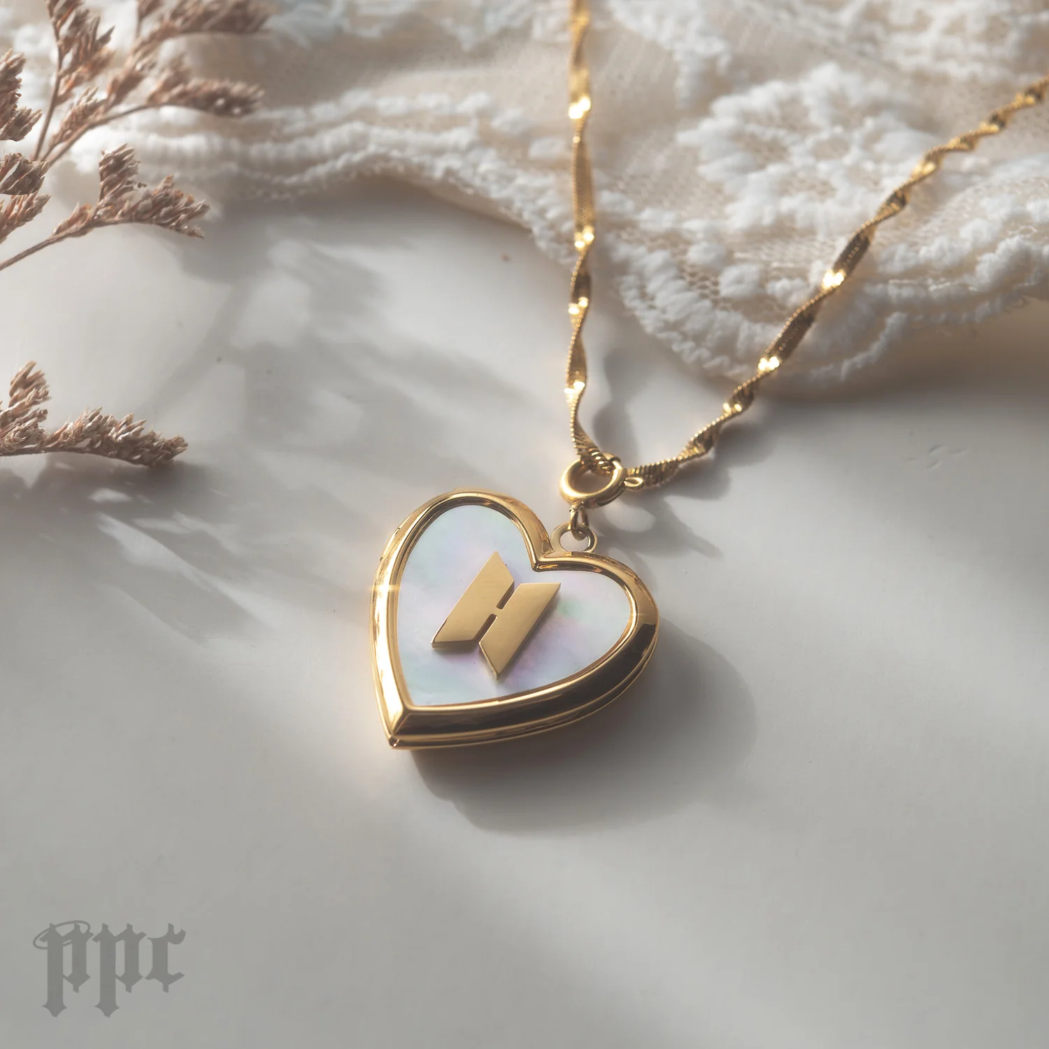 BTS Sweetheart Locket [PRE-ORDER] - Image 3