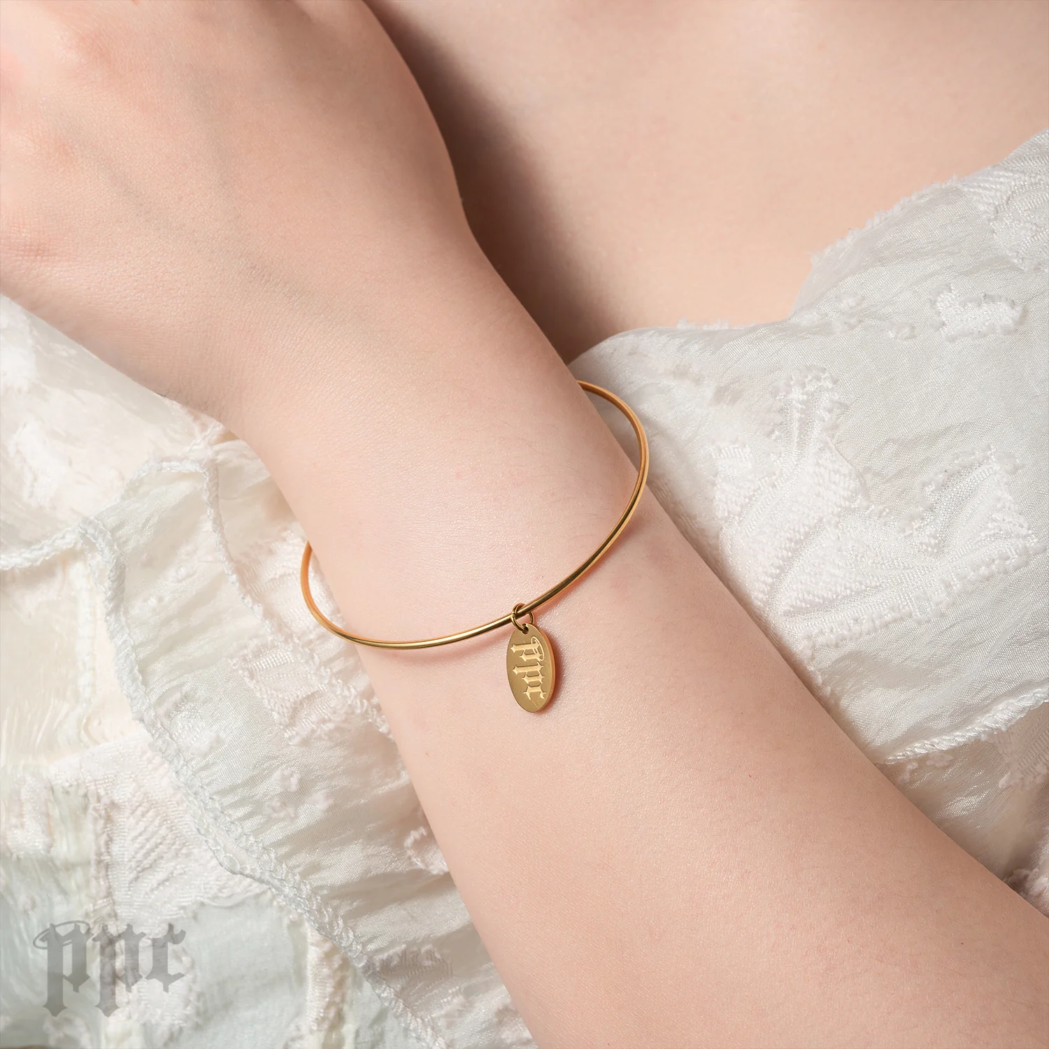 Classic Cling Bangle - Image 5