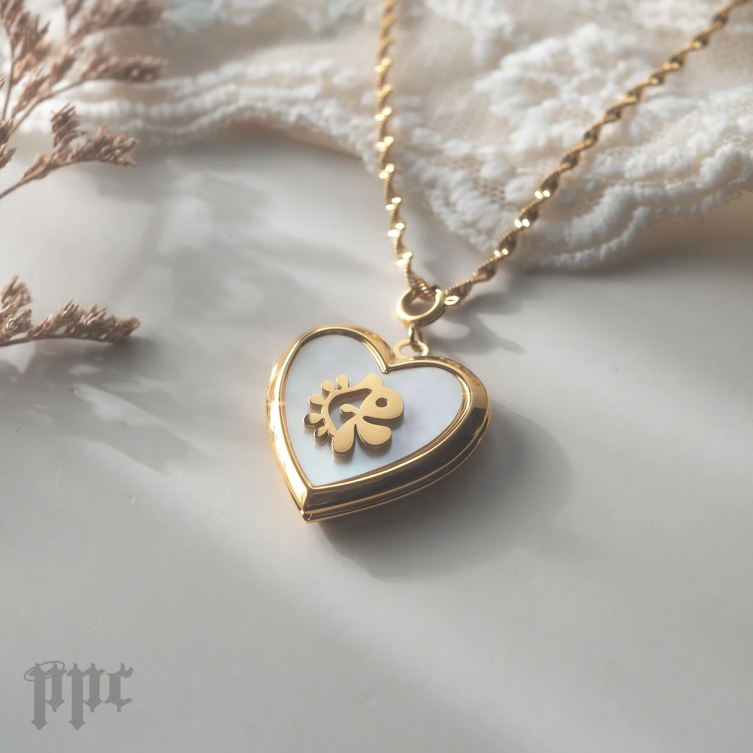 CORTIS Sweetheart Locket - Image 2
