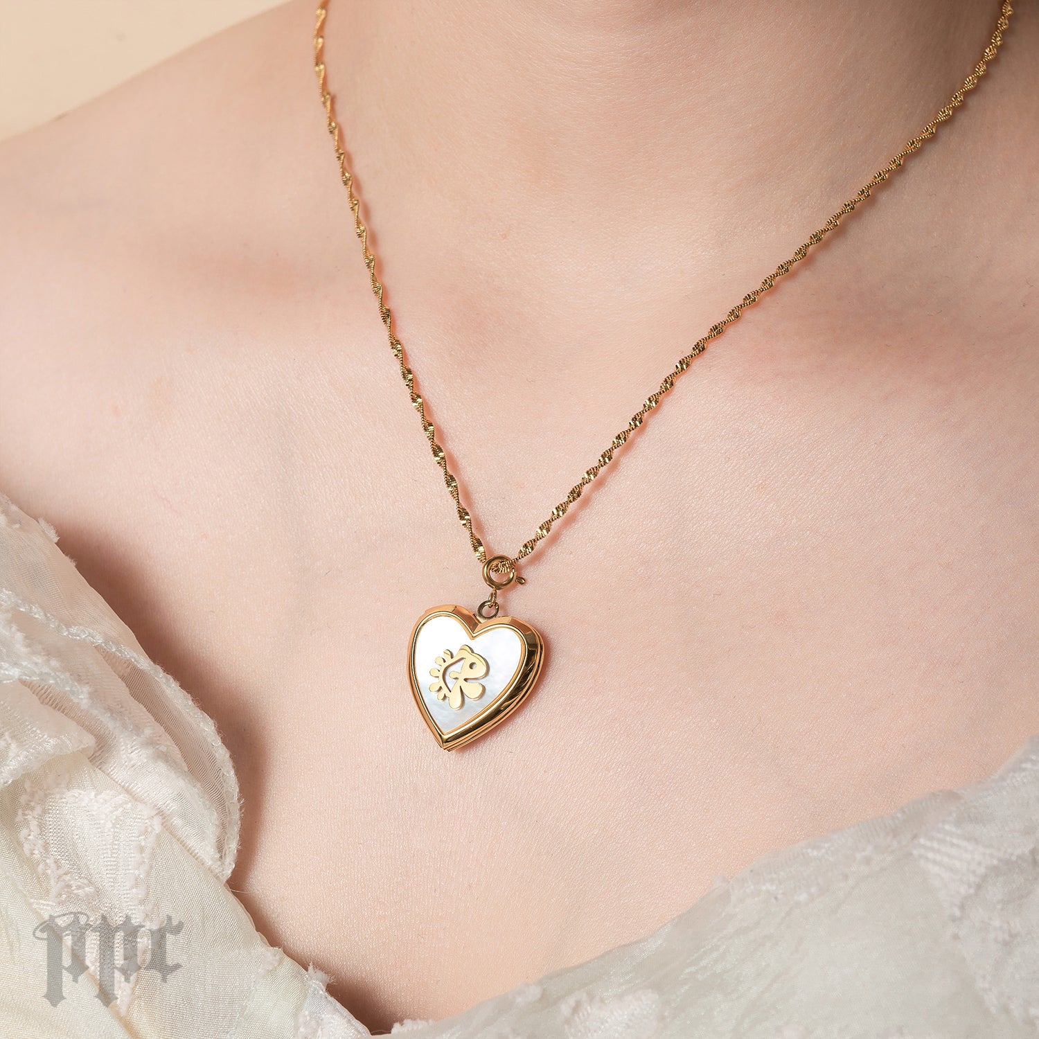 CORTIS Sweetheart Locket - Image 4