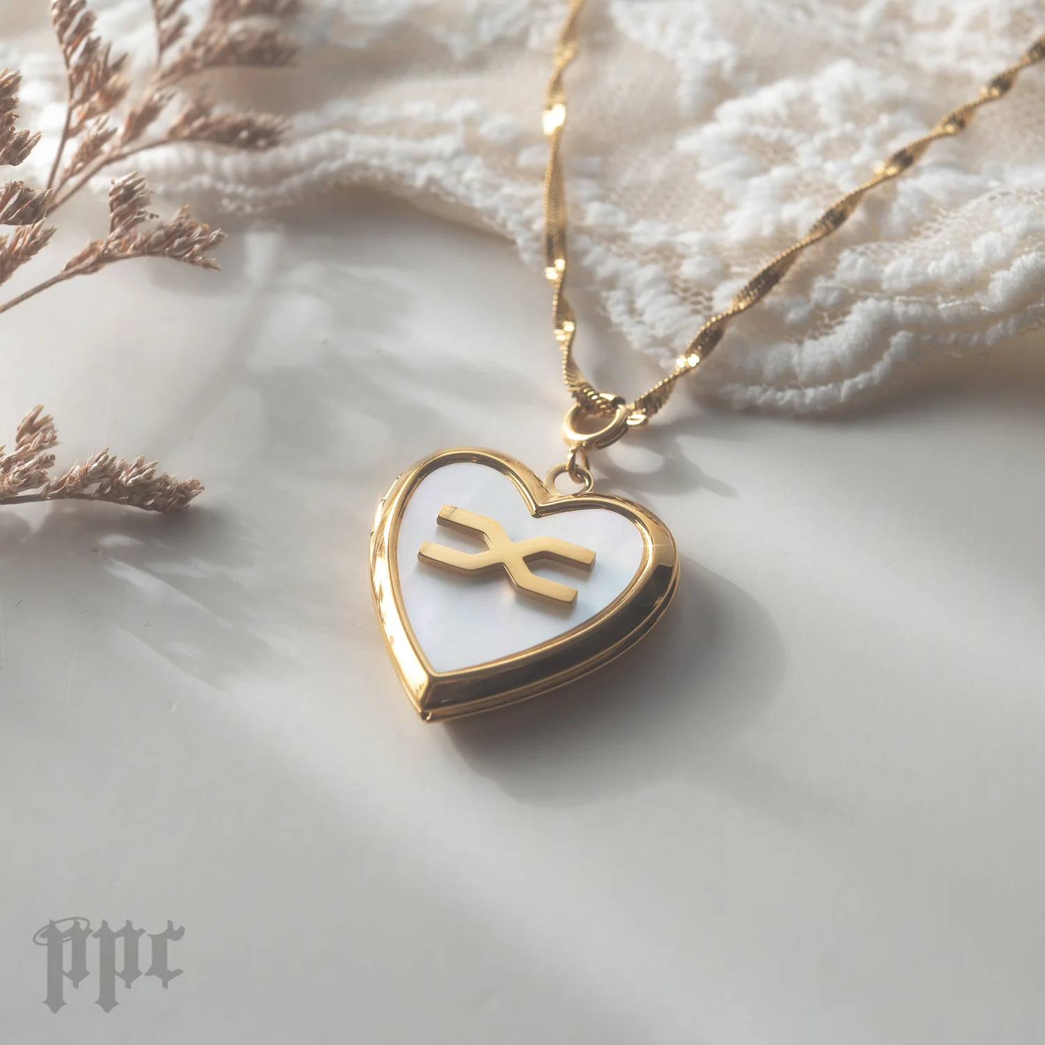 EN- Sweetheart Locket