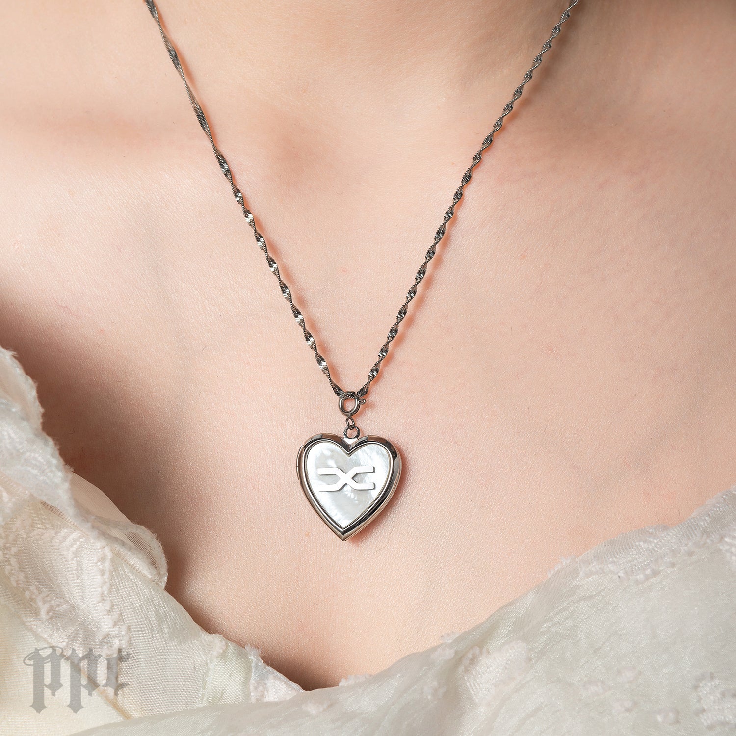 EN- Sweetheart Locket - Image 4