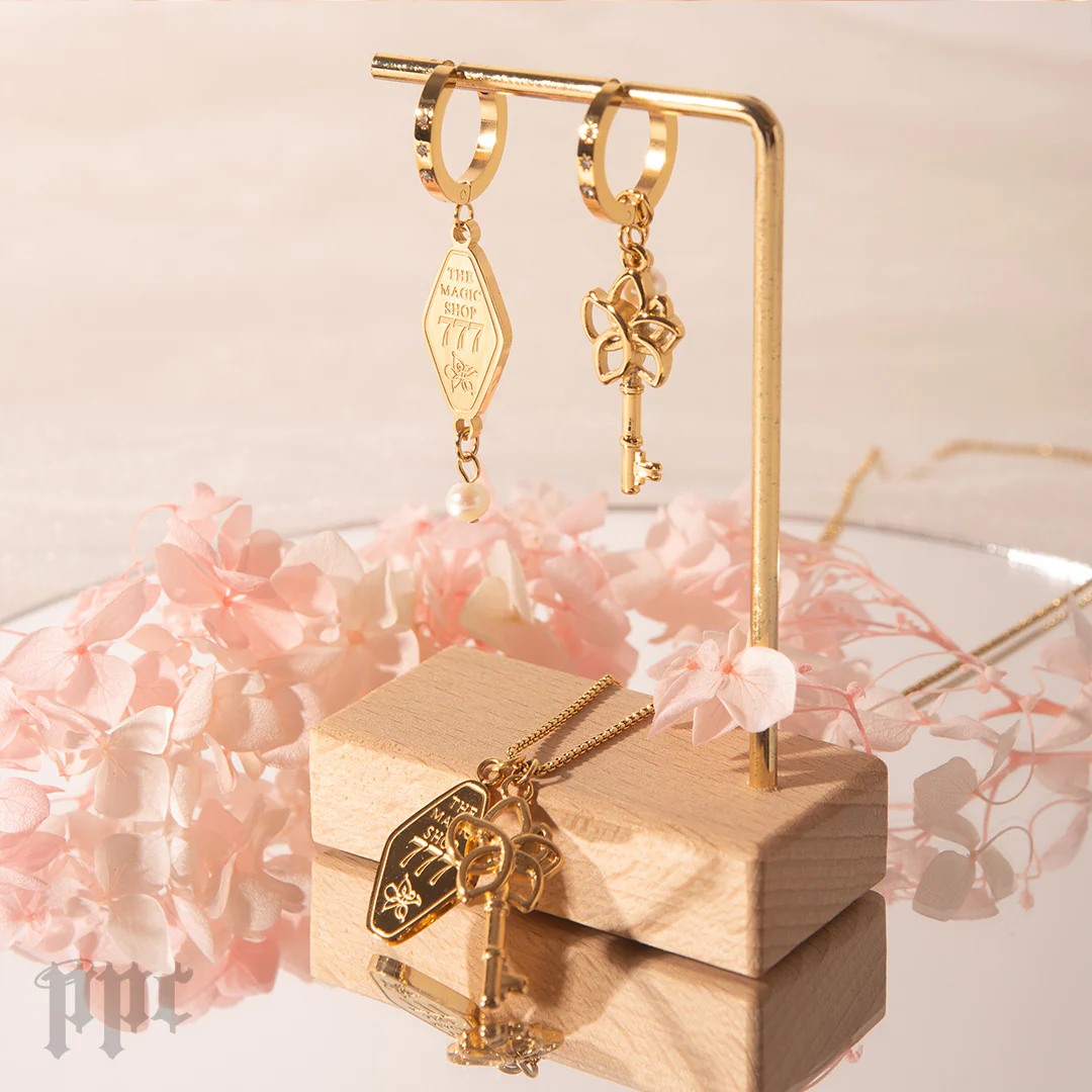 Magic Shop Necklace - Image 4