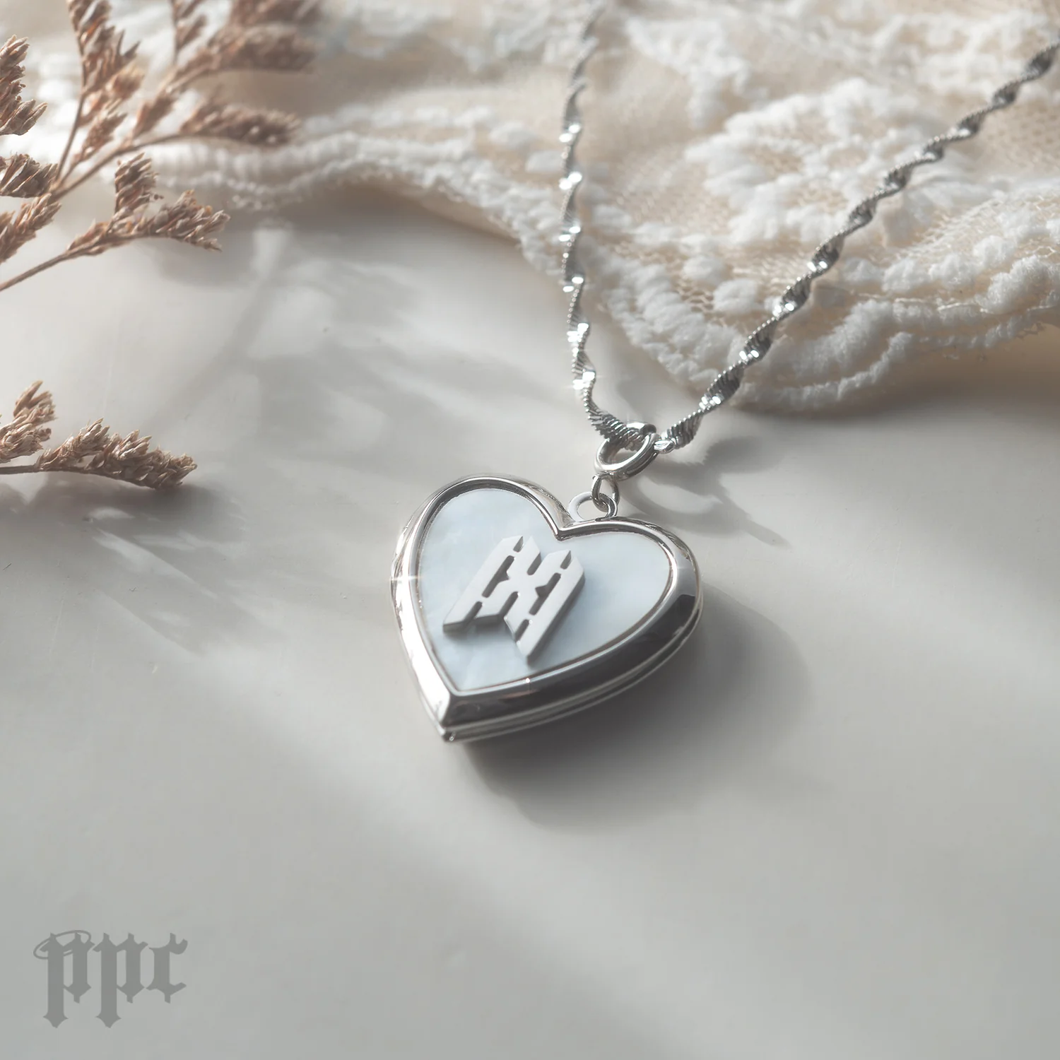MX Sweetheart Locket