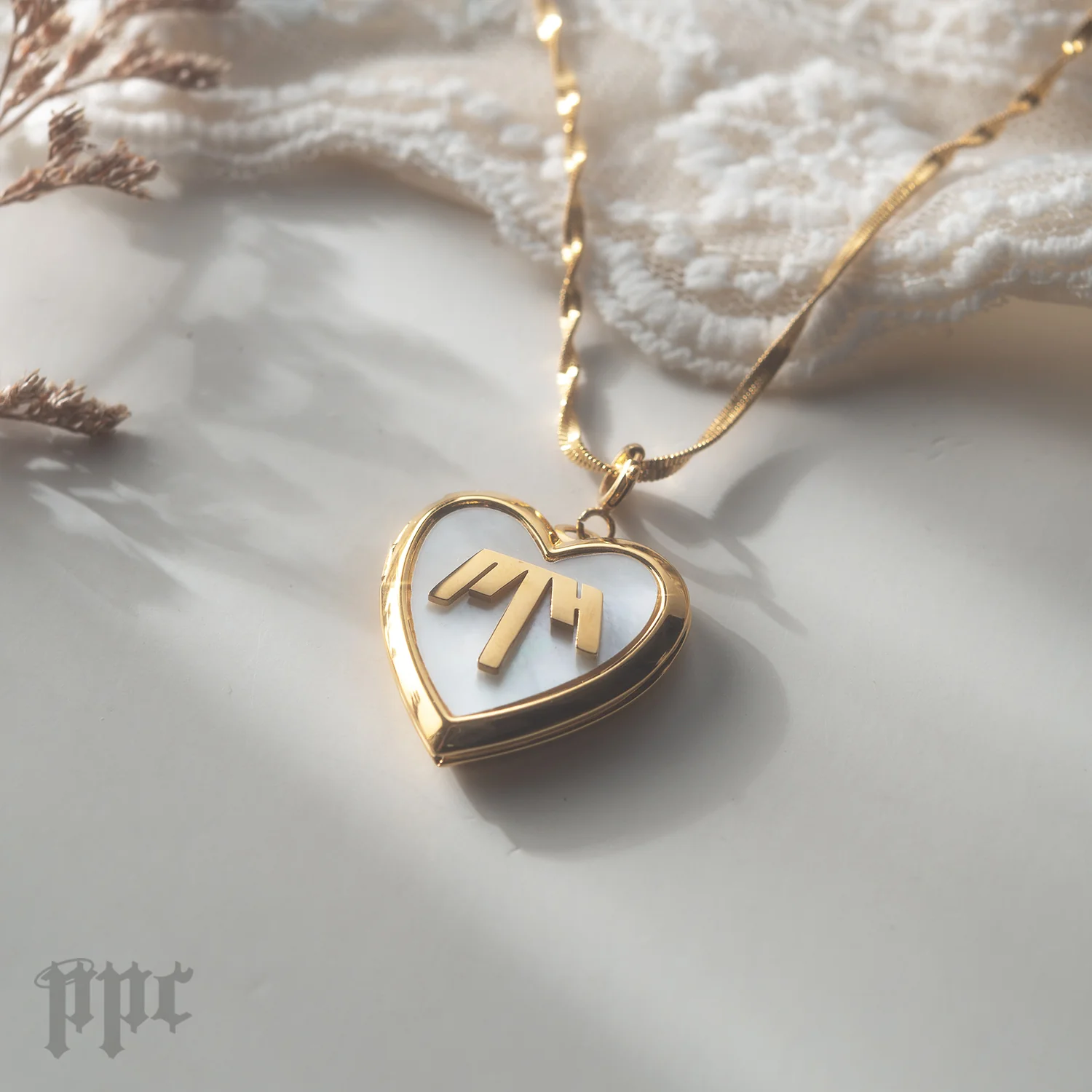P1H Sweetheart Locket - Image 2