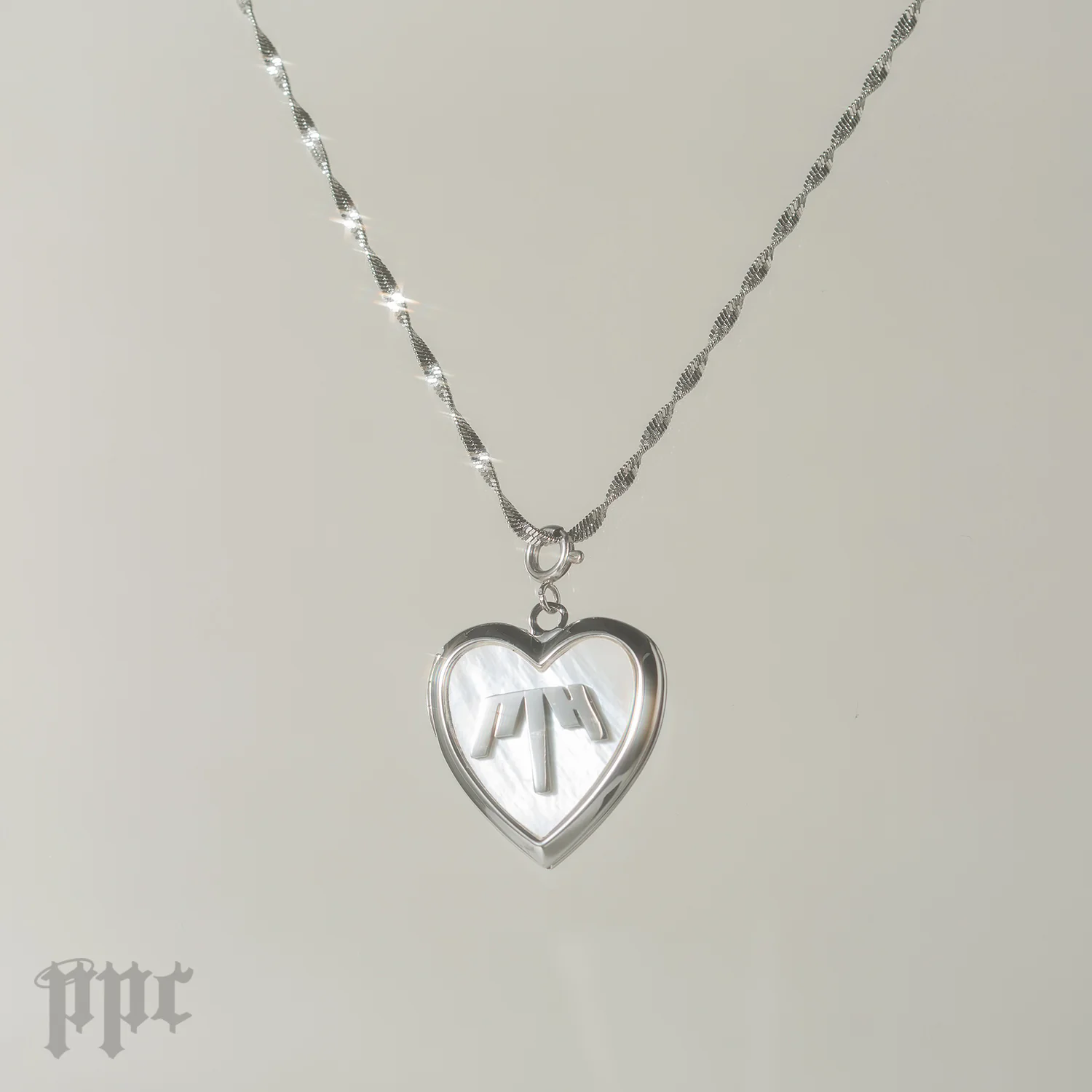 P1H Sweetheart Locket - Image 3