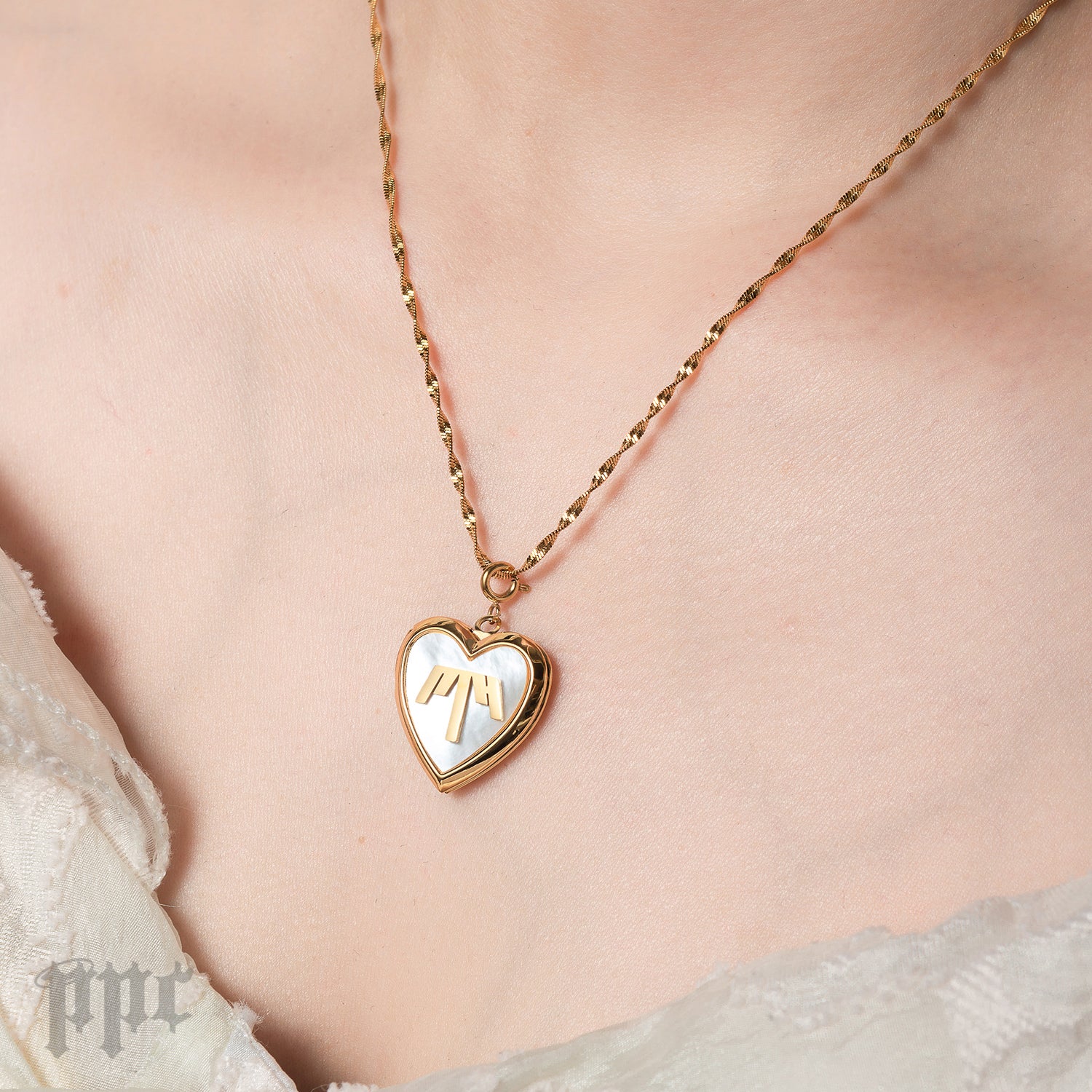 P1H Sweetheart Locket - Image 4