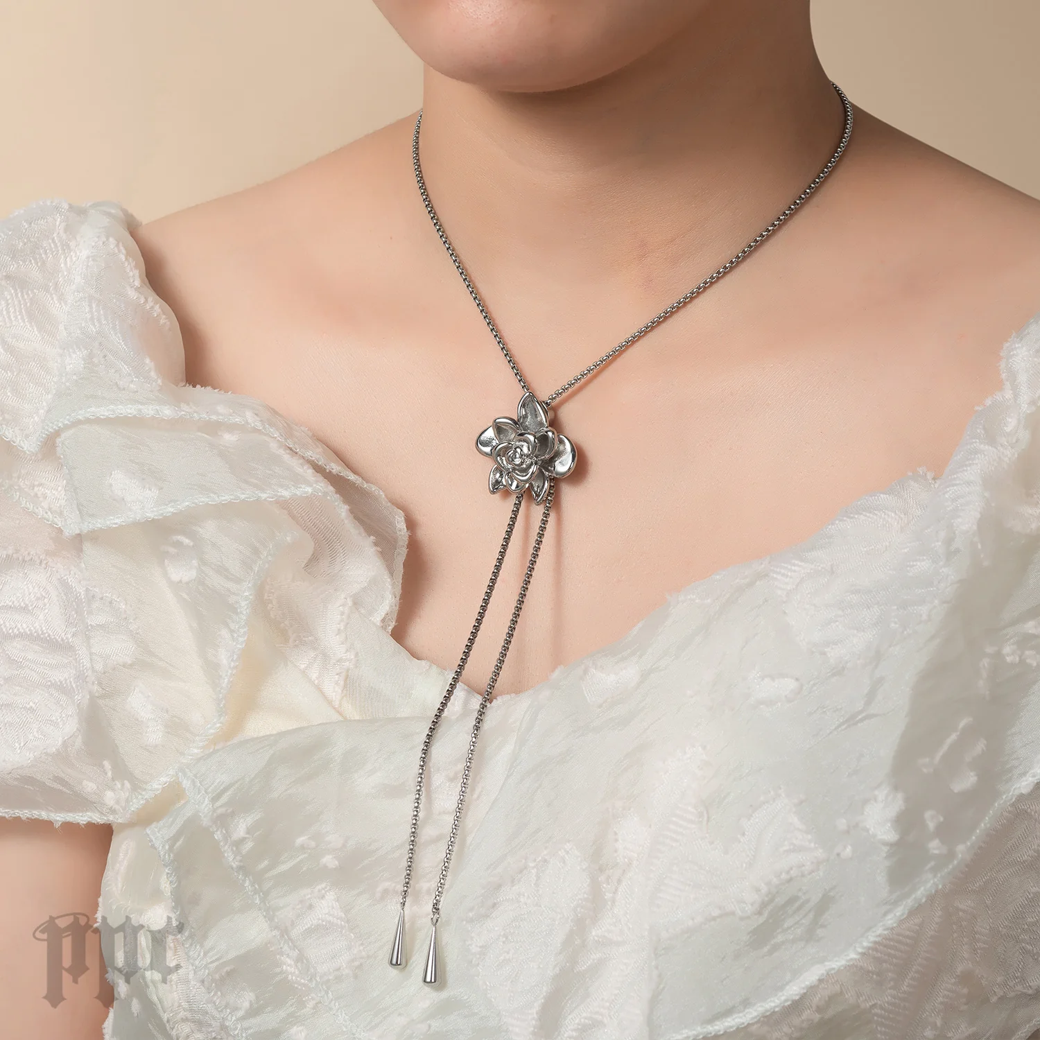 Smeraldo Bolo Tie Necklace