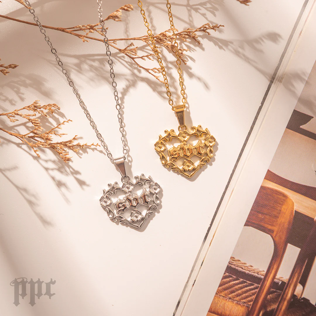 SVT Royal Hearts Necklace