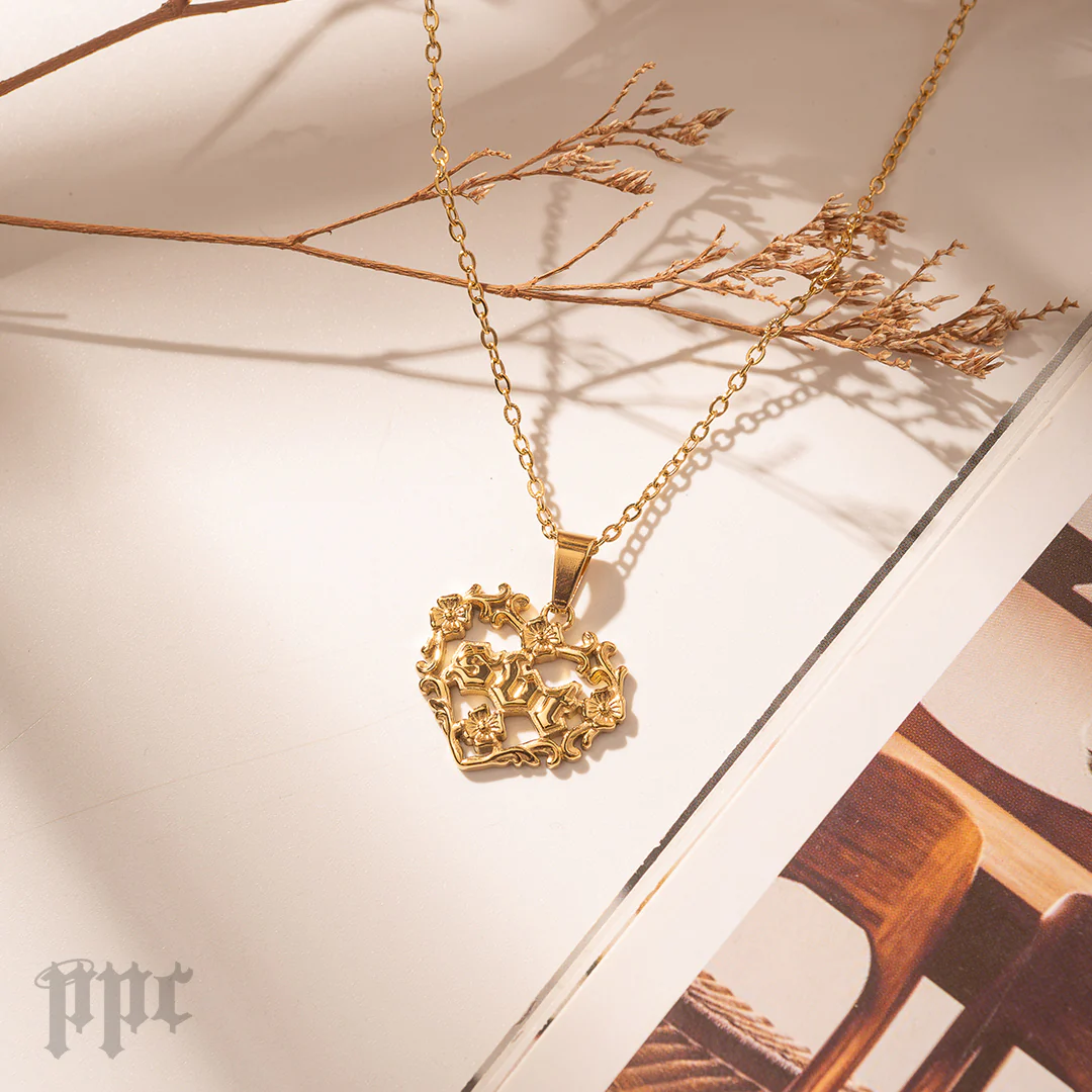 SVT Royal Hearts Necklace - Image 5