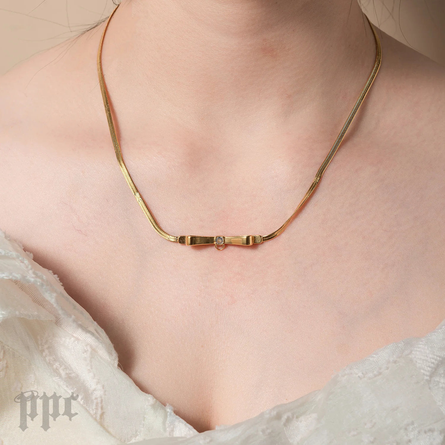 Sweetie Bow Necklace - Image 4