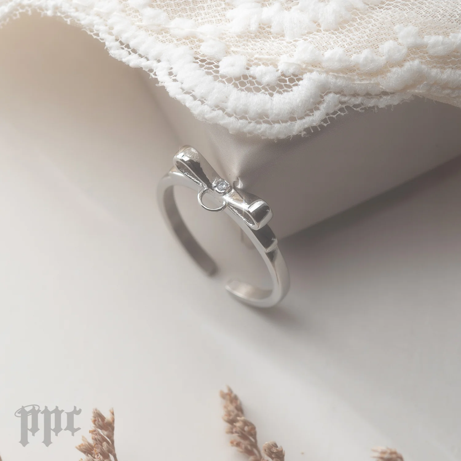 Sweetie Bow Ring