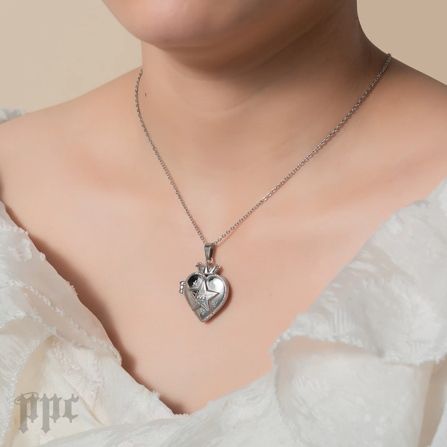 TXT Nap of a Star Locket Necklace - Image 5