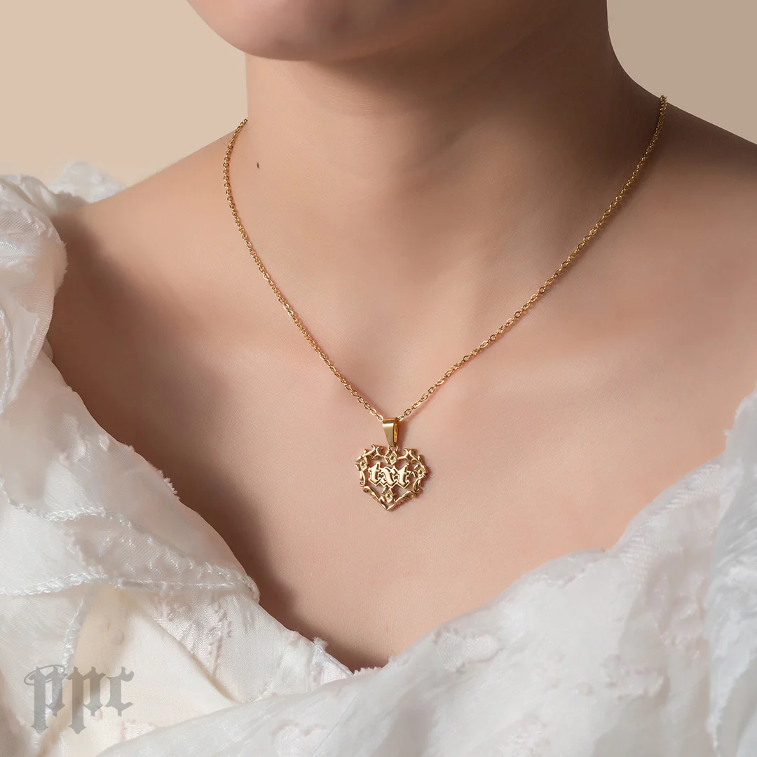 TXT Royal Hearts Necklace - Image 3