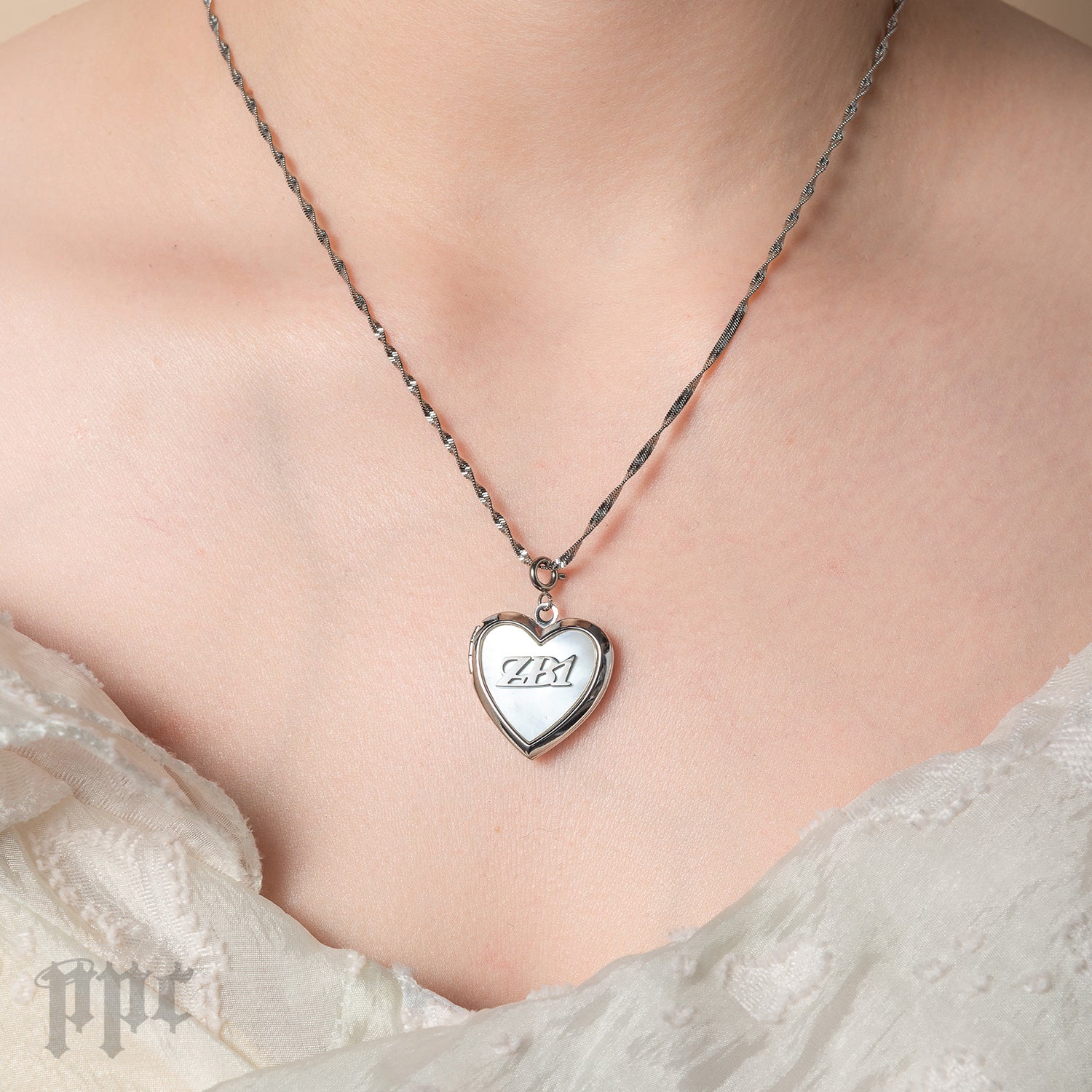 ZB1 Sweetheart Locket - Image 6